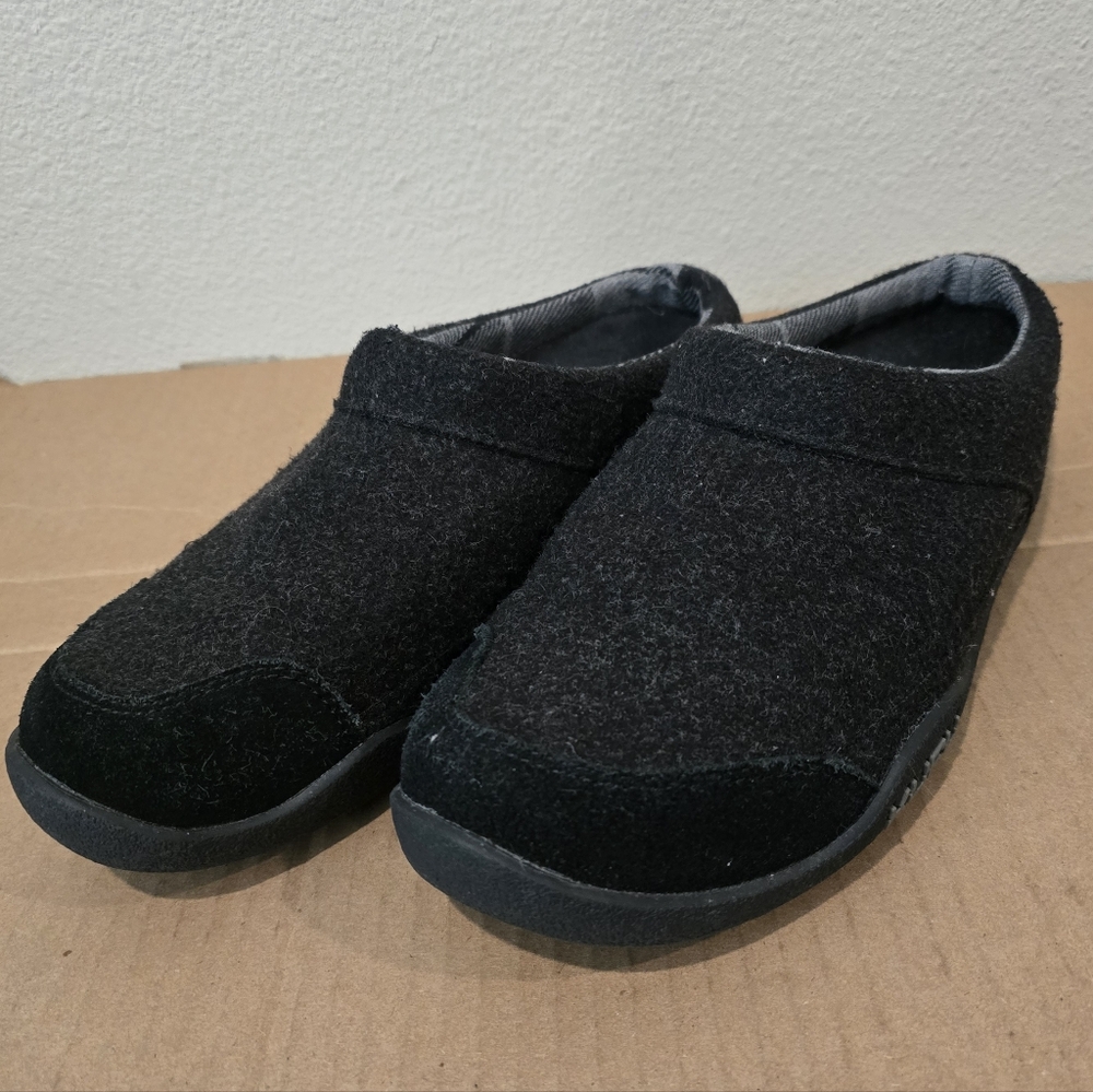 KURU Draft Slip On Shoes Women's 9.5 Medium Charcoal Black